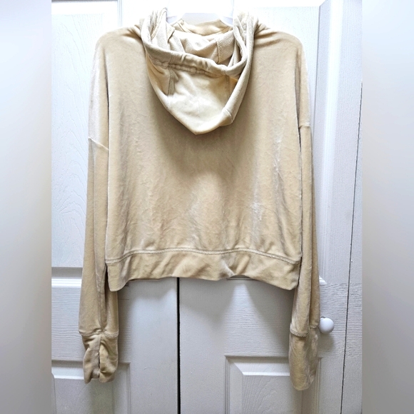 Offline by Aerie Tan Super Soft Velour Velvet Cropped Hoodie Sweater Size XS. - Picture 4 of 9
